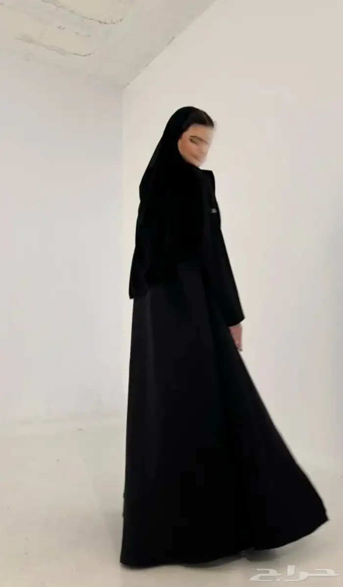عبايه من متجر فزه كريب اسود قصة كلوش 0