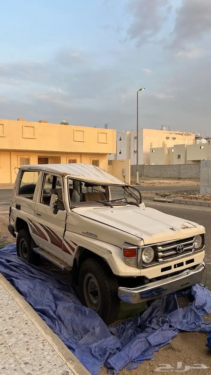 للبيع جيب ربع 2005 مقلوب 0