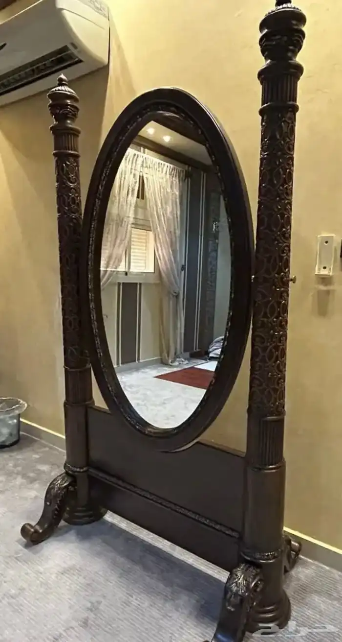 كونسول و شماعة ملابس فخمة للبيع 0
