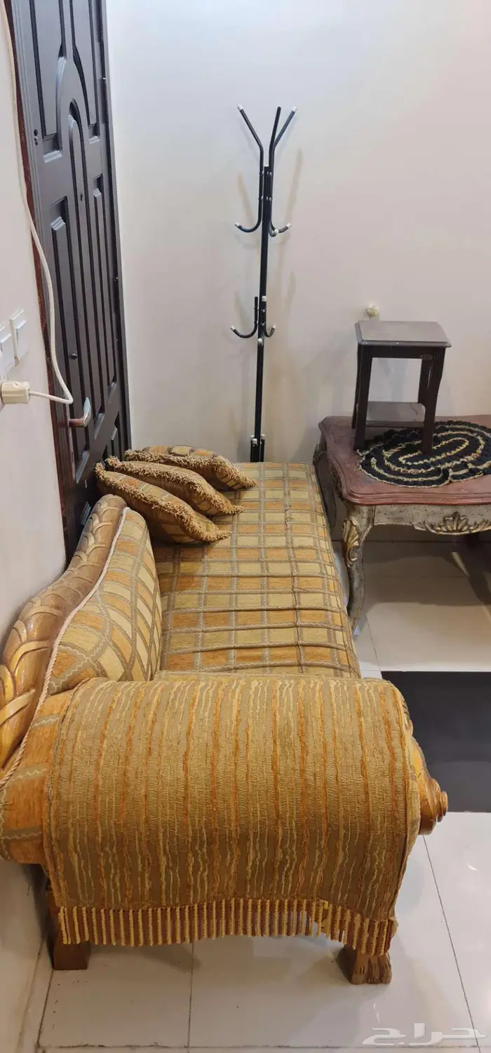 طقمين كنب للبيع 2