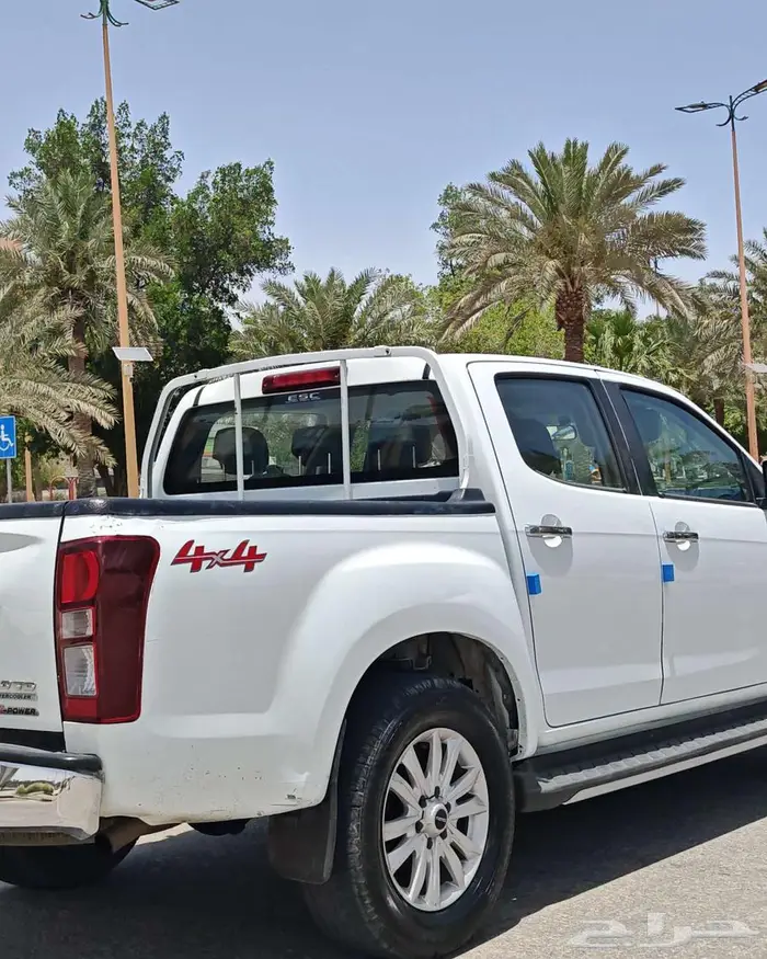 ايسوزو ديماكس 2020 ديزل كاش او اقساط 32