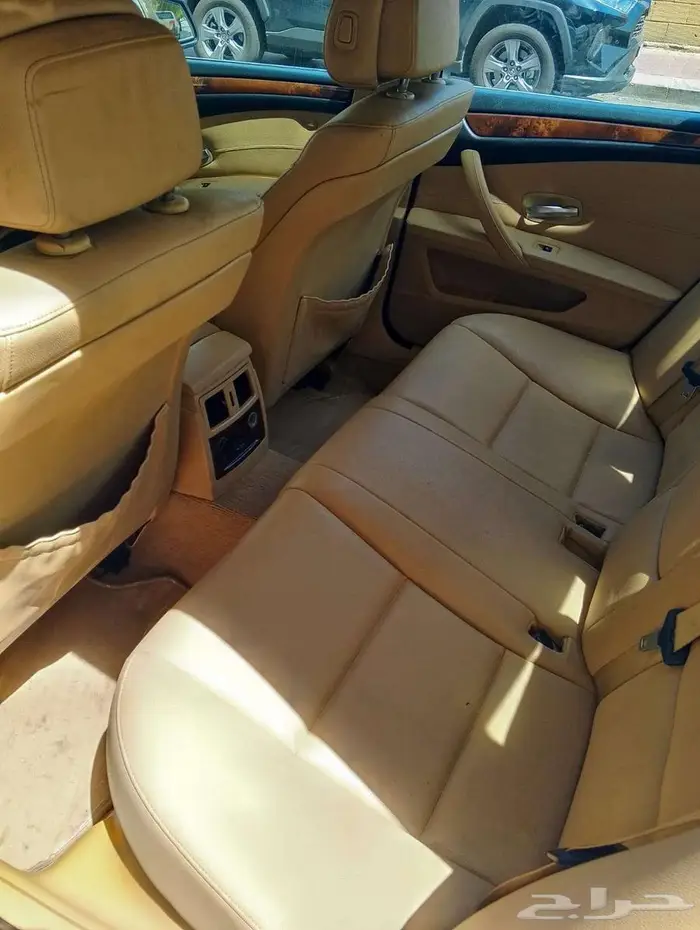 سيارة bmw 520i موديل 2010 2