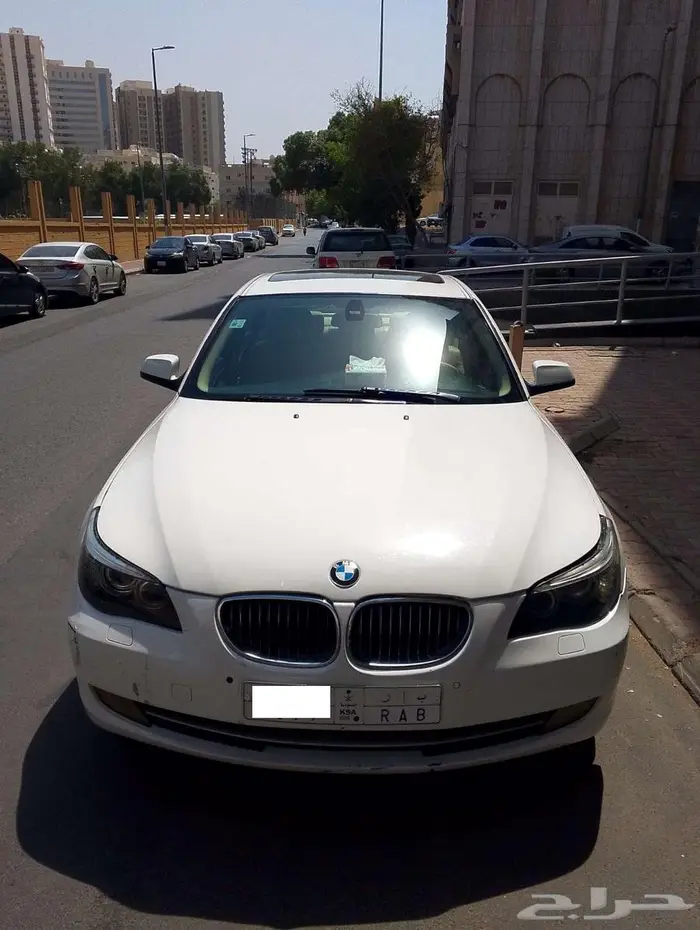 سيارة bmw 520i موديل 2010 7