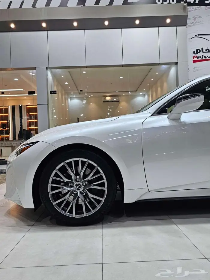 لكزس is 350 ارنوب 2023 8