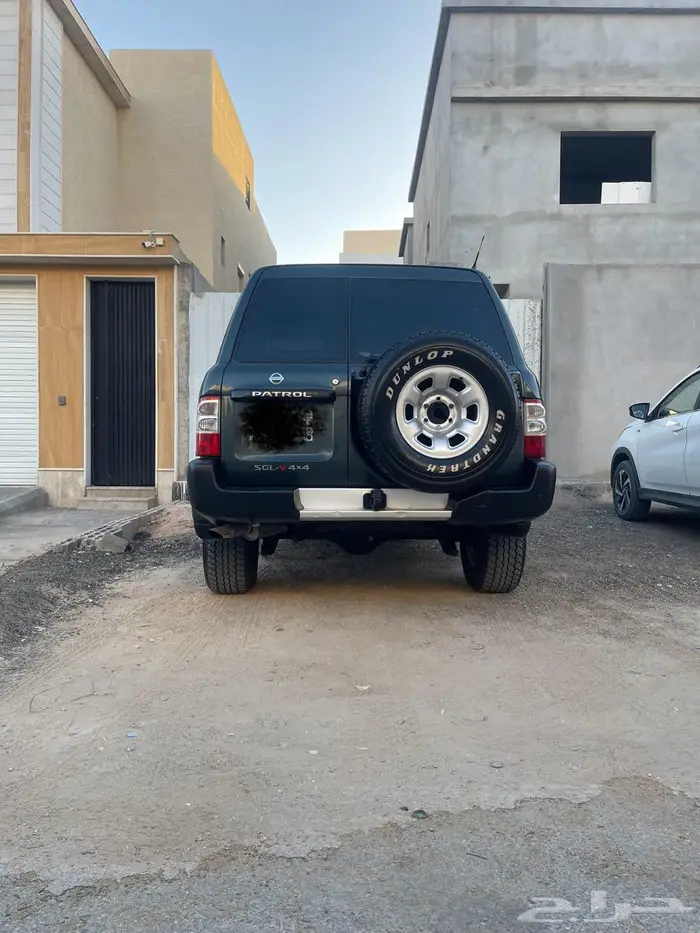 نيسان 1