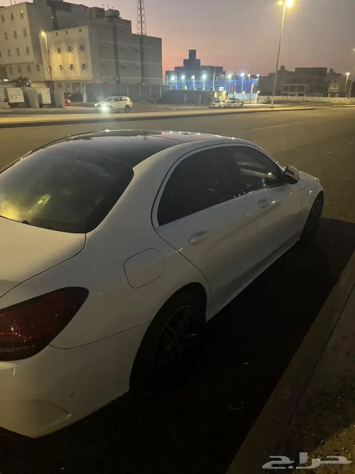 مرسيدس C200 موديل 2019 4