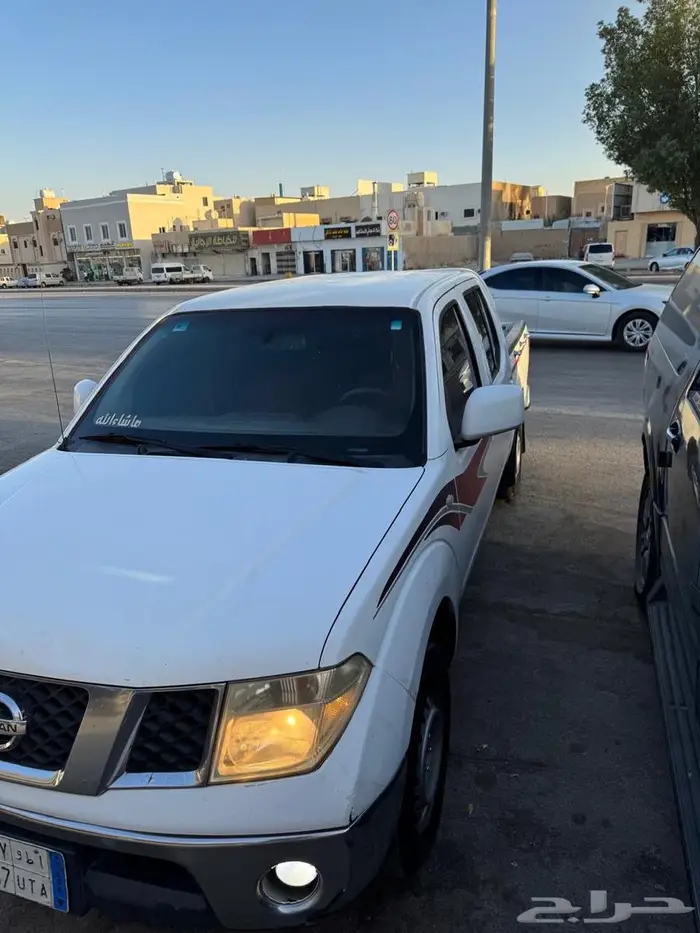 نيسان نافارا 8