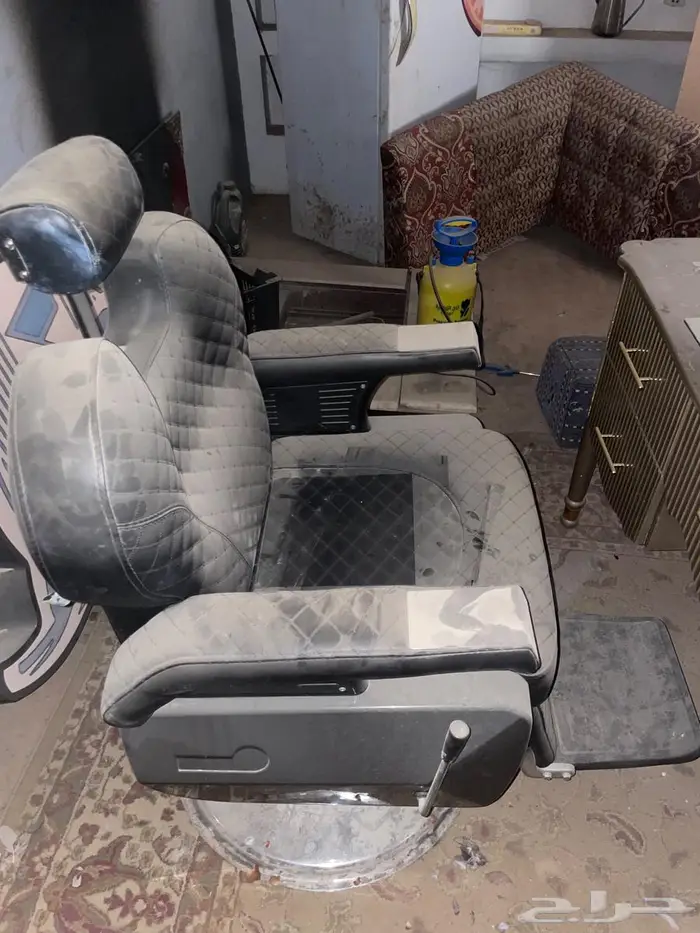 اثاث حلاق نظيفه للبيع 1