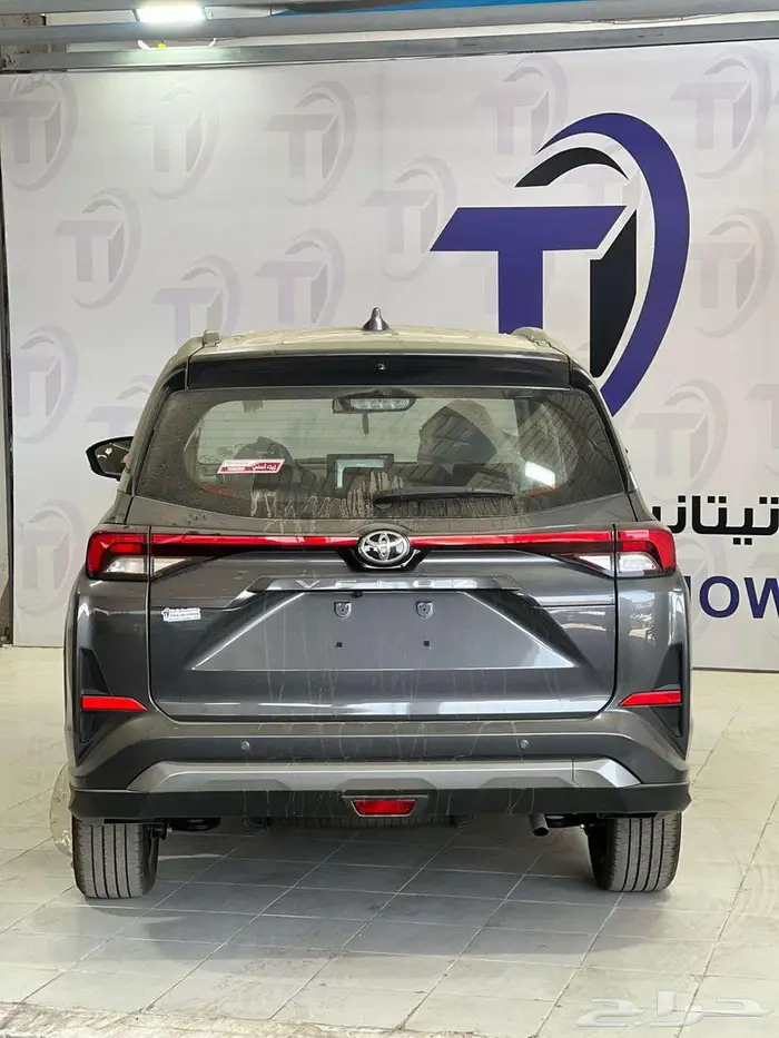 تويوتا فيلوز GLX بنزين 2025 3