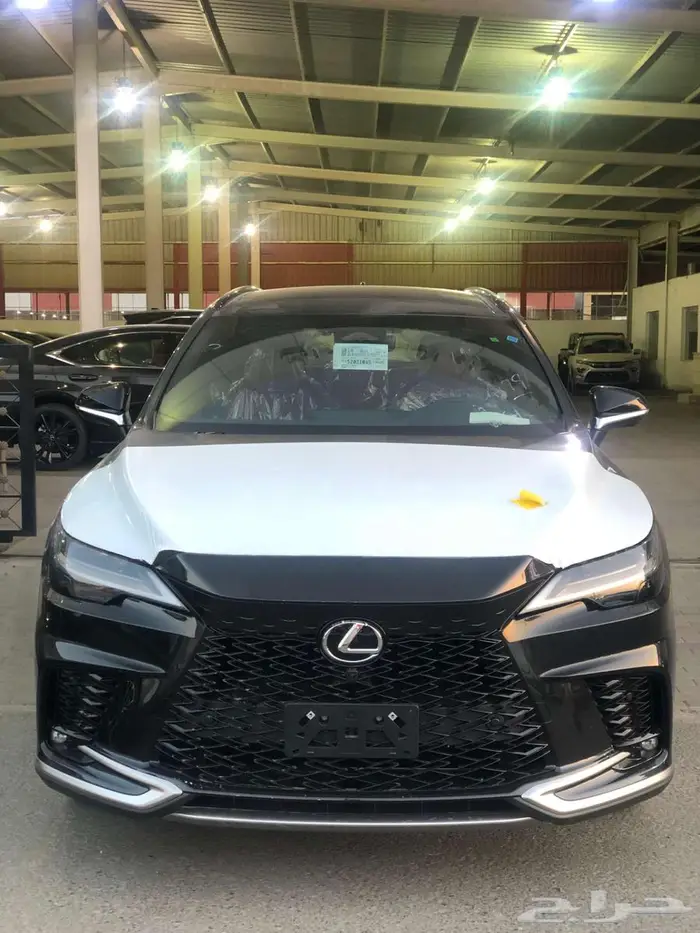 لكزس RX 350 FF 2025 اسبورت سعودي أسود داخل أحمر 6