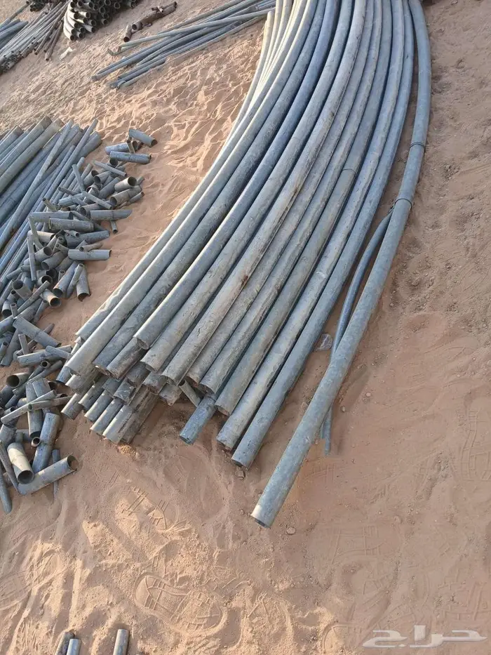 بيوت محميه مستخدم جديد عادي ومكيف وقايمه كما توجد قواعد وعوا 9