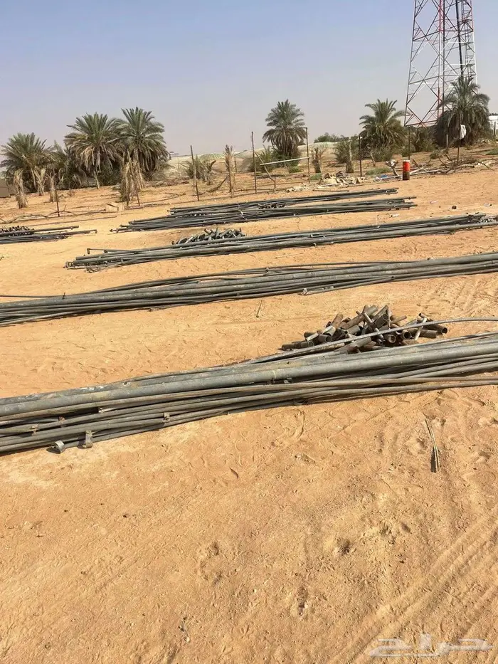 بيوت محميه مستخدم جديد عادي ومكيف وقايمه كما توجد قواعد وعوا 12