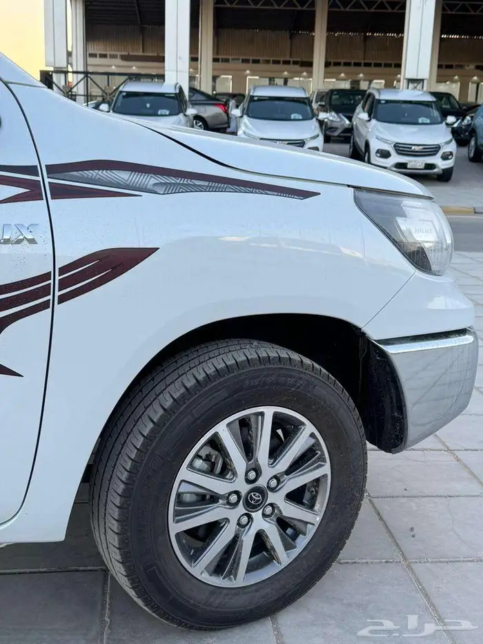 هايلوكس غمارتين GLX2 جنوط بنزين 2025 3