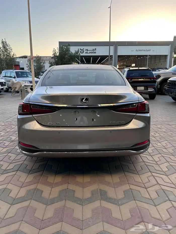 لكزس ES 250 بنزين اقل سعر كاش واقساط 23