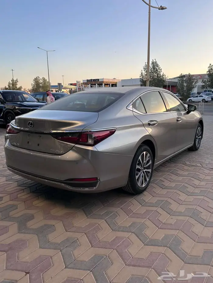 لكزس ES 250 بنزين اقل سعر كاش واقساط 21