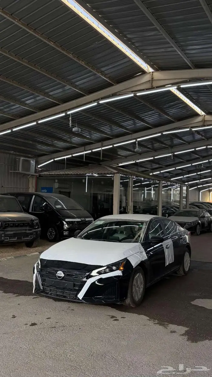 نيسان التيما 2025 استندر سعودي ب 100490 اسود ورمادي وابيض 1