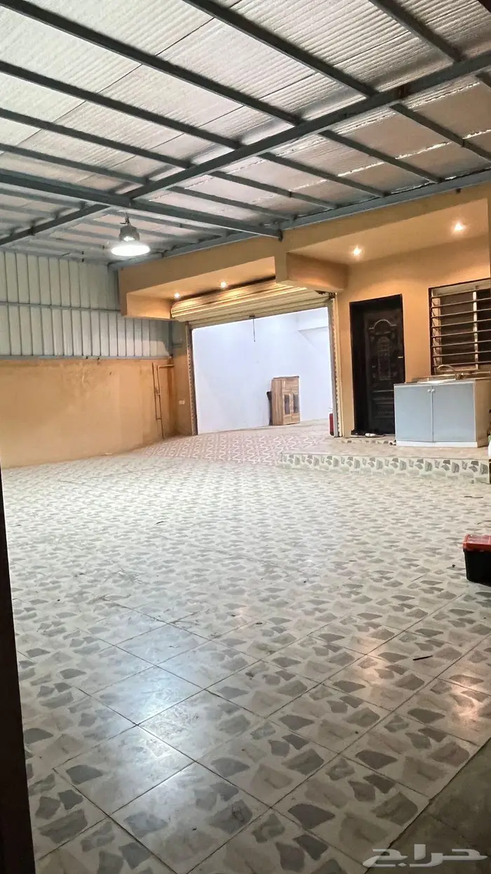 مستودع مع غرفة ودورة مياه 1
