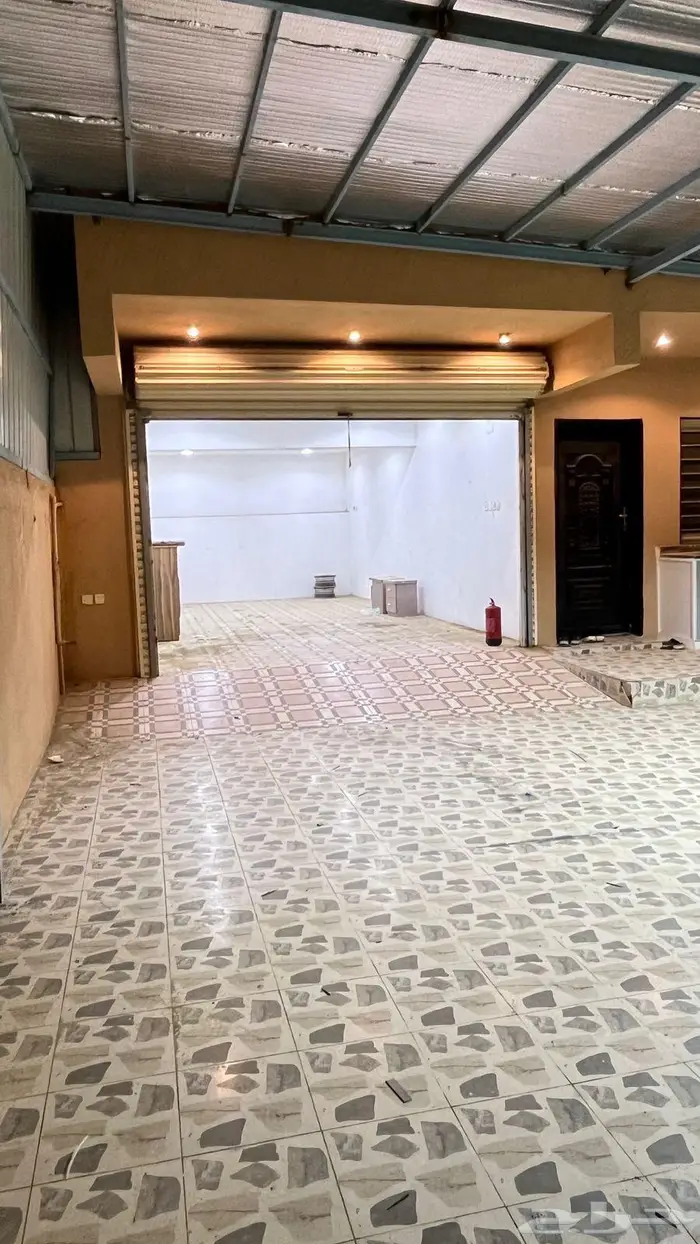 مستودع مع غرفة ودورة مياه 3