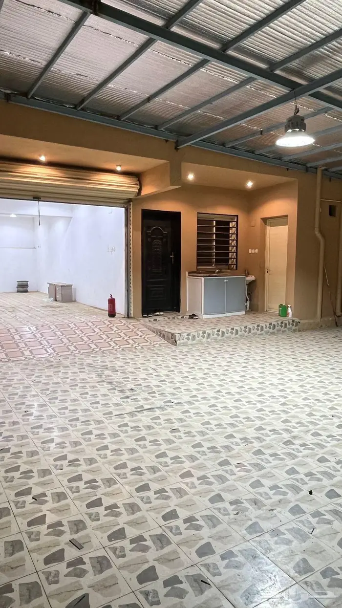 مستودع مع غرفة ودورة مياه 4
