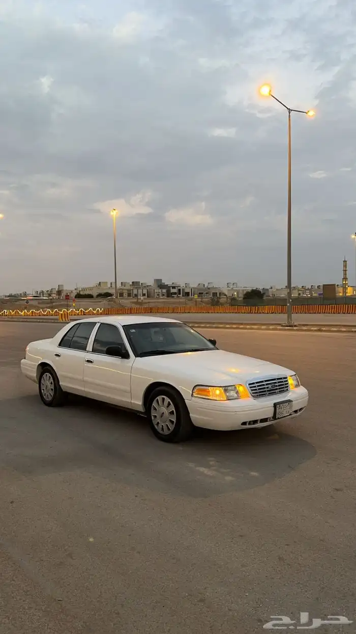 للبيع فورد كراون فكتوريا 5