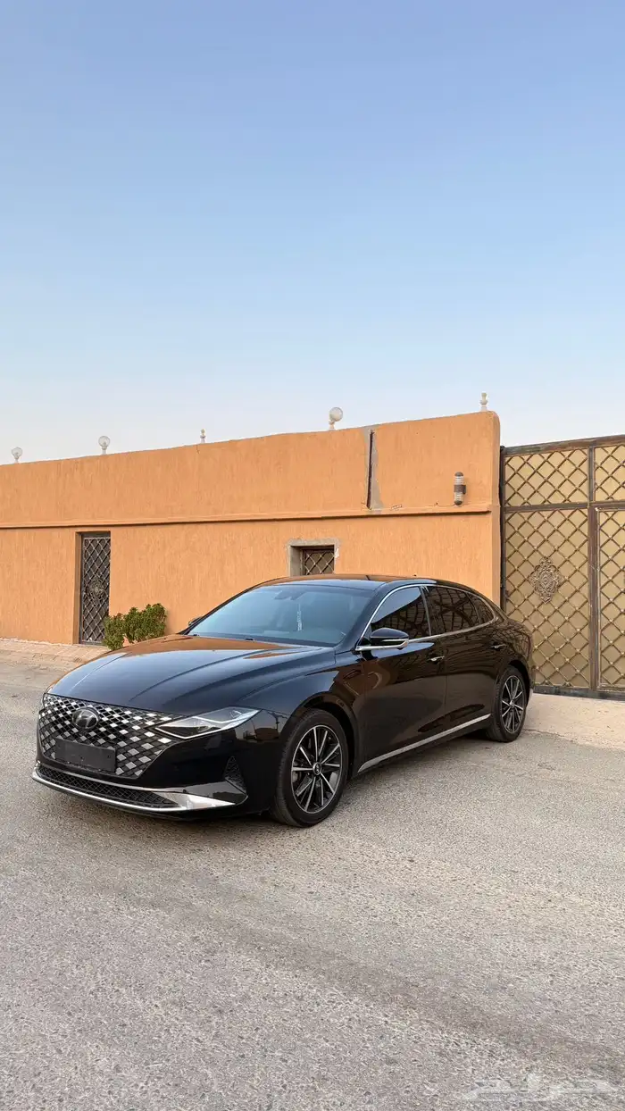 هونداي ازيرا 2021 ( بنزين ) v6 بحالة الوكالة 1