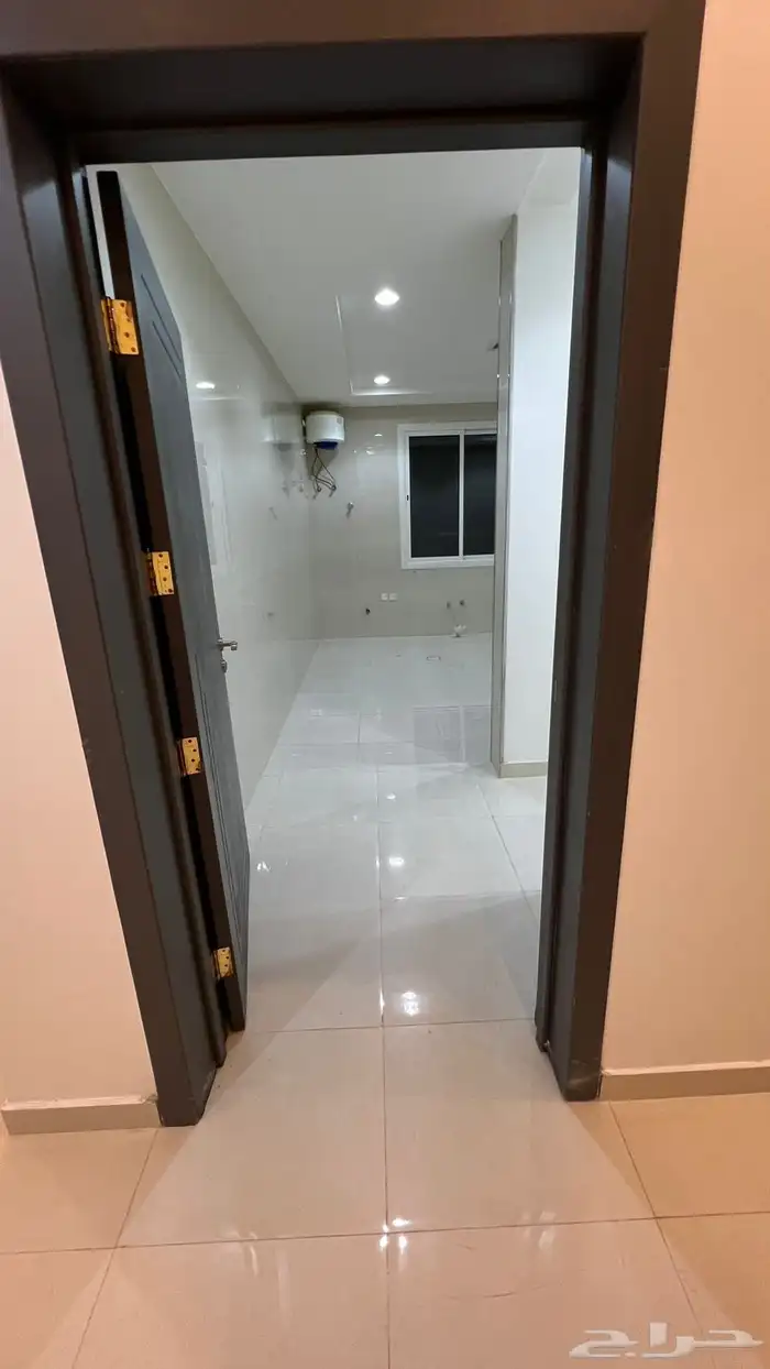 شقه للايجار حي الرمال تنال 3غرف 2