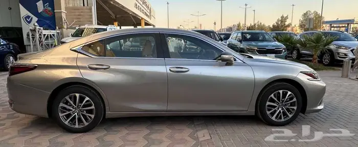 لكزس ES 250 بنزين اقل سعر كاش واقساط 4