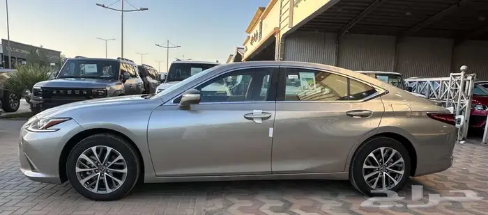 لكزس ES 250 بنزين اقل سعر كاش واقساط 3