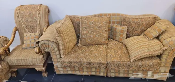 طقمين كنب للبيع 1