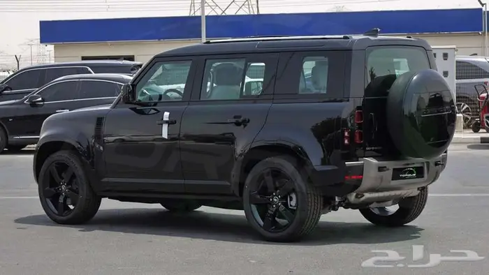 2025 لاندر روفر ديفندر 110 HSE DYNAMIC P400 اصفار مع ضمان 4