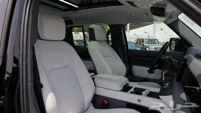 2025 لاندر روفر ديفندر 110 HSE DYNAMIC P400 اصفار مع ضمان 15