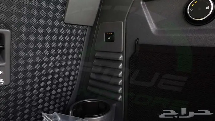2025 لاندر روفر ديفندر 110 HSE DYNAMIC P400 اصفار مع ضمان 17