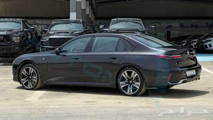 بي ام دبليو 735i M 2026 خليجي اصفار مع ضمان الوكيل 5