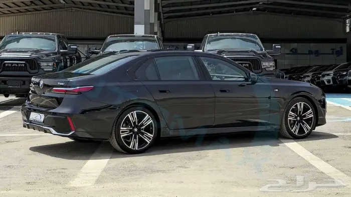 بي ام دبليو 735i M 2026 خليجي اصفار مع ضمان الوكيل 7