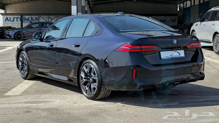 2026 BMW 5-SERIES 520i M MILD-HYBRID GCC 0Km ضمان الوكيل 4