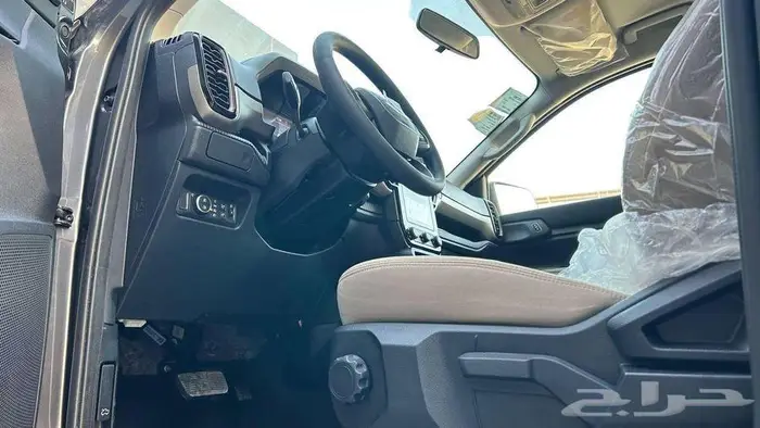 فورد ايفريست XLS استاندر موديل 2025 13