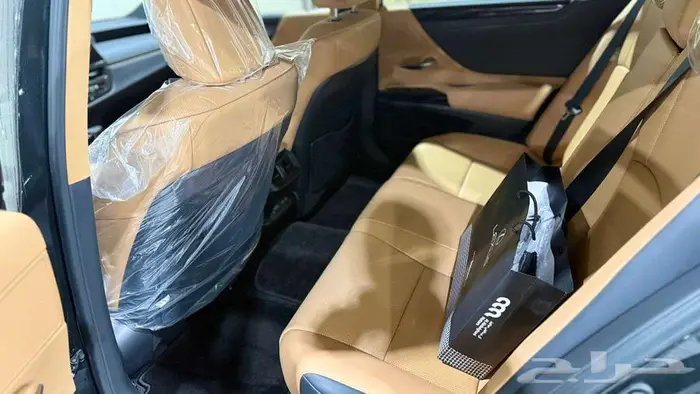 لكزس ES 350 CA 2025 لون الاسود 4