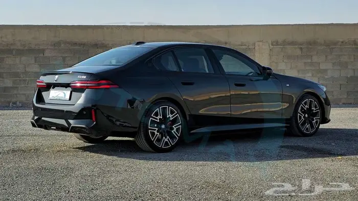 2026 BMW 5-SERIES 520i M MILD-HYBRID GCC 0Km ضمان الوكيل 7