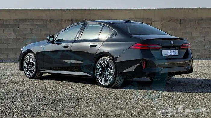 2026 BMW 5-SERIES 520i M MILD-HYBRID GCC 0Km ضمان الوكيل 5