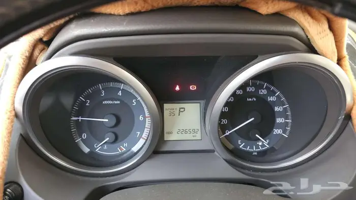 تويوتا برادو موديل 2015 TXL قير أوتوماتيك 4 سلندر بنزين 1