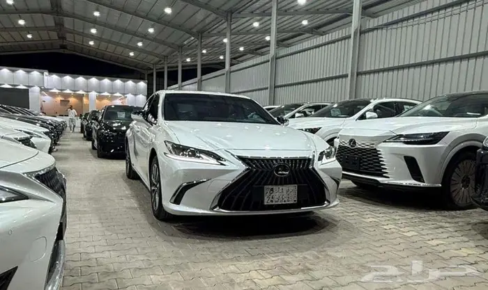لكزس ES 300 AH ستاندر هايبرد 2024 - خليجي 1