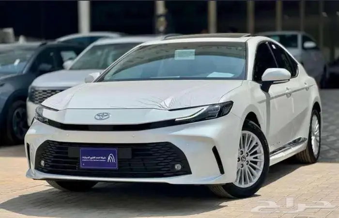 تويوتا كامري 2025 LE نص فل أبيض - ( أقساط - كاش ) . 1