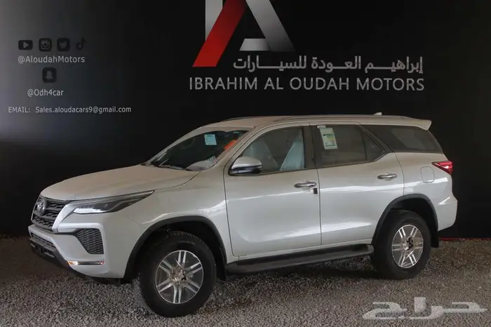 تويوتا فورتشنر GX2 بنزين 2025 - كاش و أقساط 3