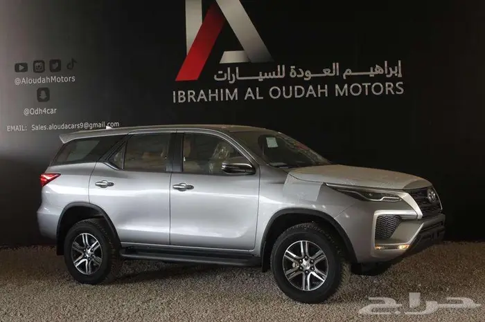 تويوتا فورتشنر GX2 بنزين 2025 - كاش و أقساط 30