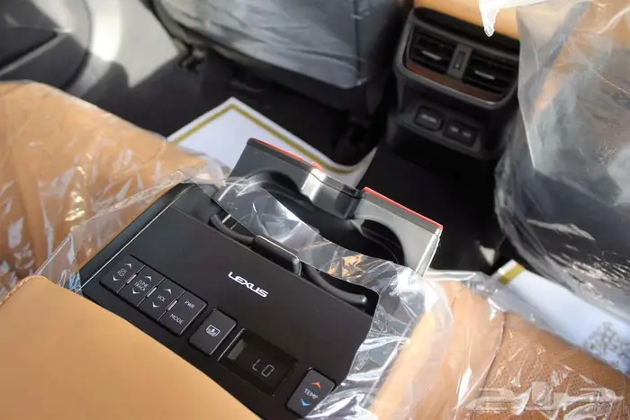 لكزس - ES300Bh هايبرد - 2025 - نص فل - خليجي 15