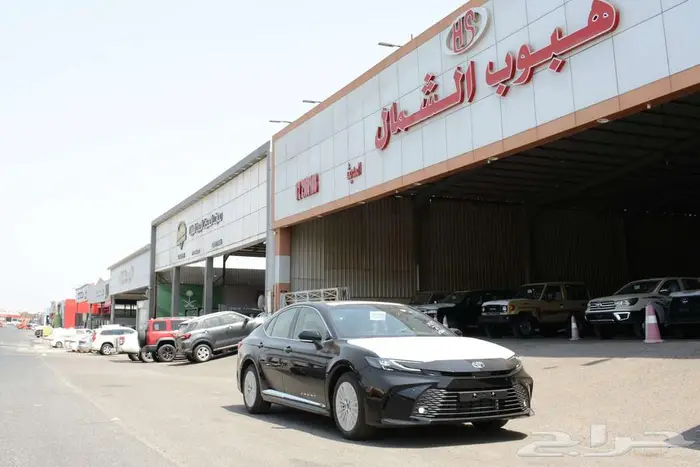 تويوتا كامرى LE بنزين 2025 بالنقد والتقسيط اللون الملكى 0