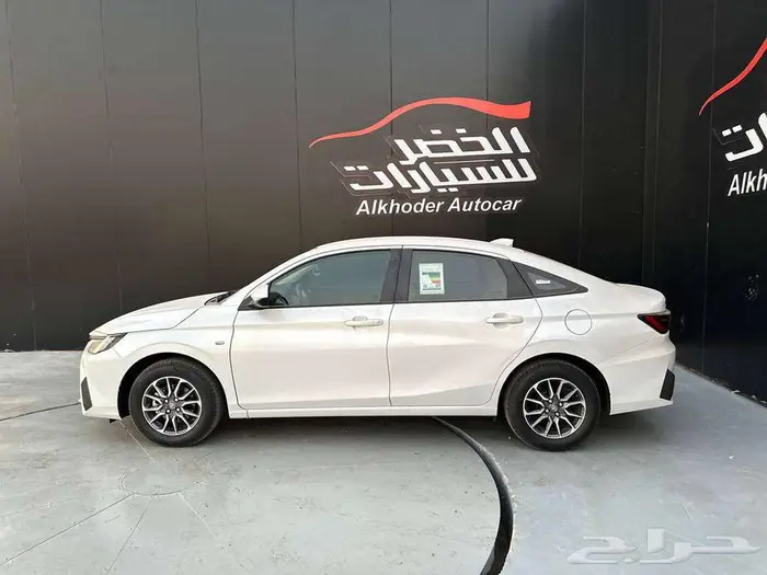 تويوتا يارس y ستاندر 2026 لدى شركة عبدالمجيد الخضر 2
