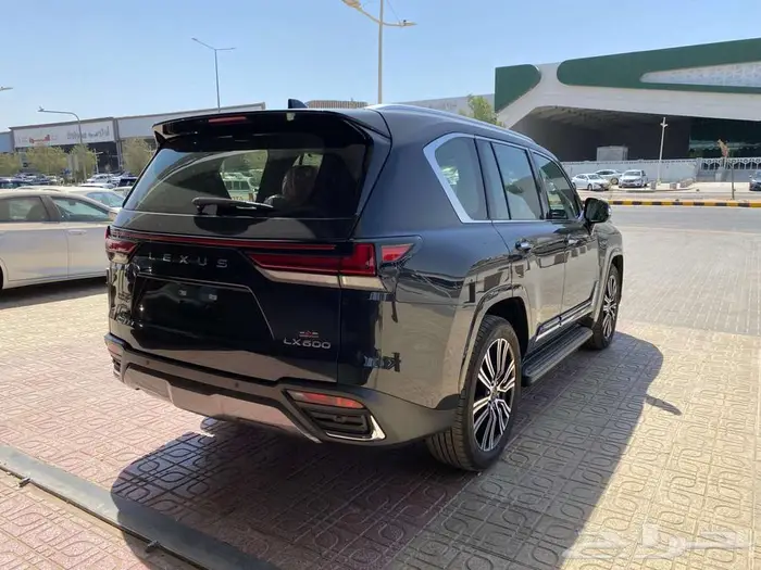 لكزس LX600 BB 2025 اسود داخلي جملي 6