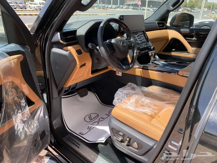 لكزس LX600 BB 2025 اسود داخلي جملي 9