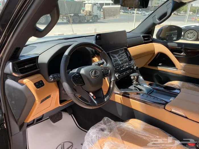 لكزس LX600 BB 2025 اسود داخلي جملي 10